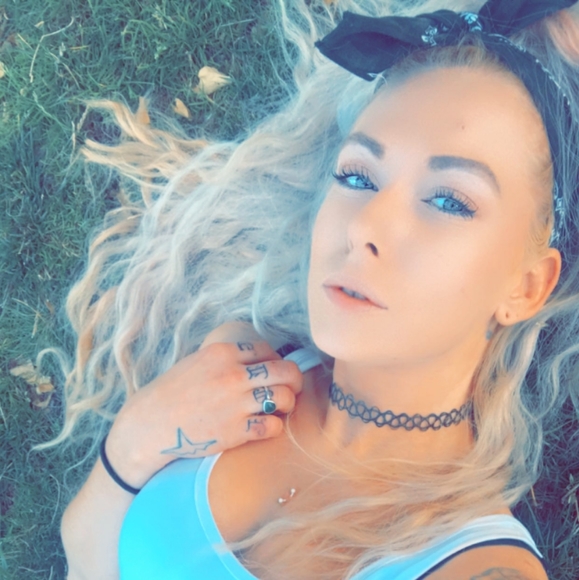 Meet your Posher, Paige - Picture 2 of 2